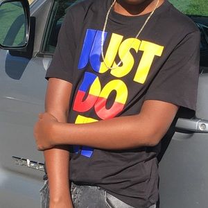 Meet your Posher, Amare